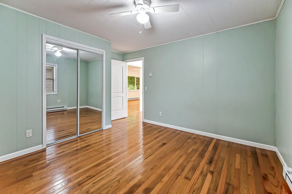 245 Mann Street Putnam Township MI 48169