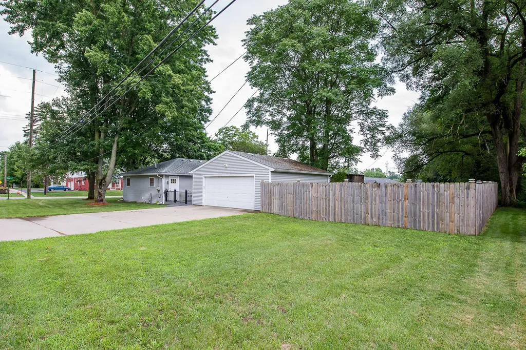245 Mann Street Putnam Township MI 48169