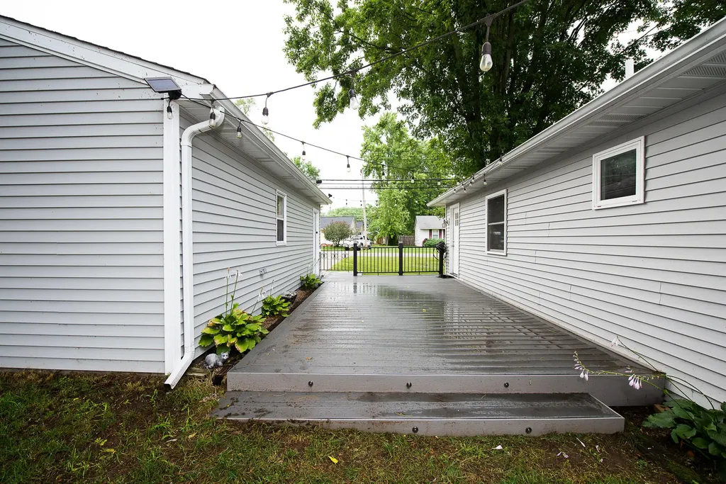 245 Mann Street Putnam Township MI 48169
