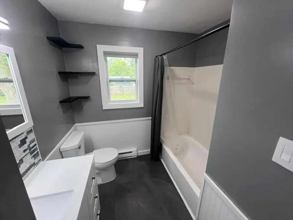 4733 S Pennsylvania Avenue Lansing City MI 48910