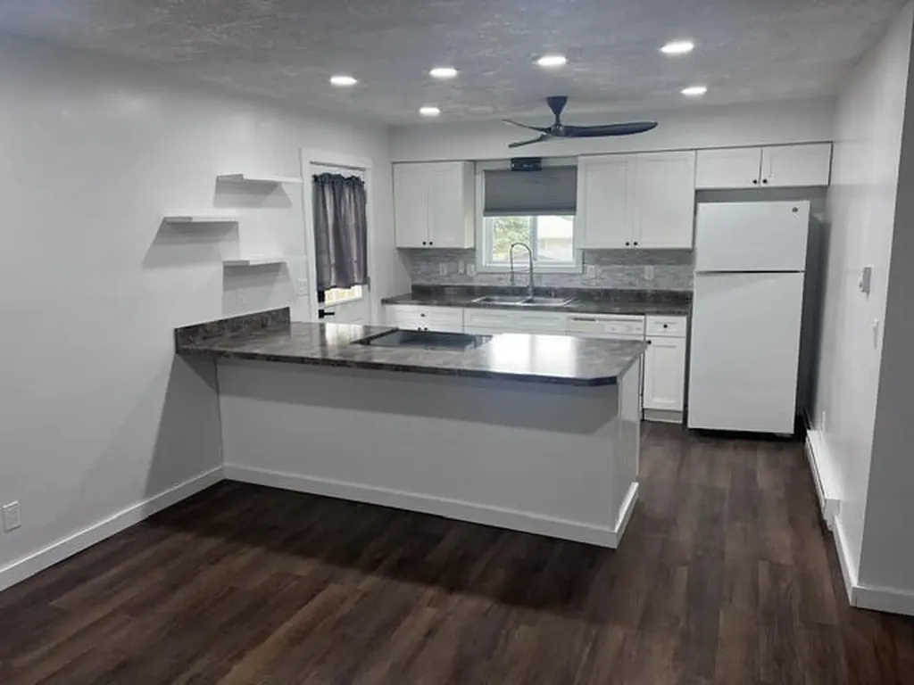 4733 S Pennsylvania Avenue Lansing City MI 48910