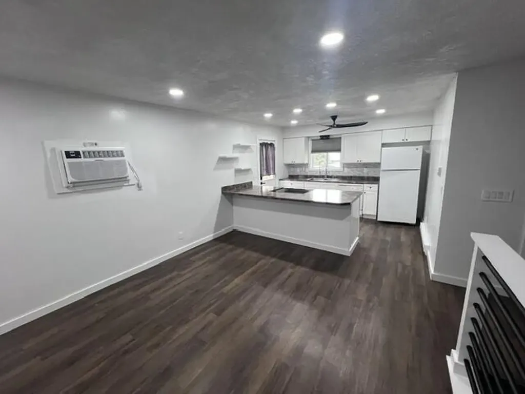4733 S Pennsylvania Avenue Lansing City MI 48910