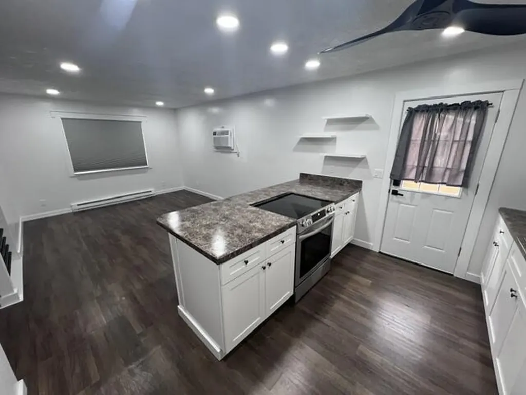 4733 S Pennsylvania Avenue Lansing City MI 48910