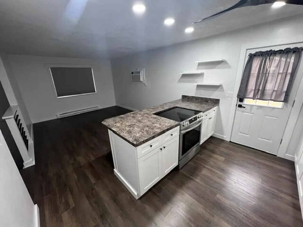 4733 S Pennsylvania Avenue Lansing City MI 48910