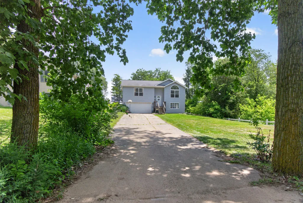 10501 Loughrea Lane Somerset Township MI 49233