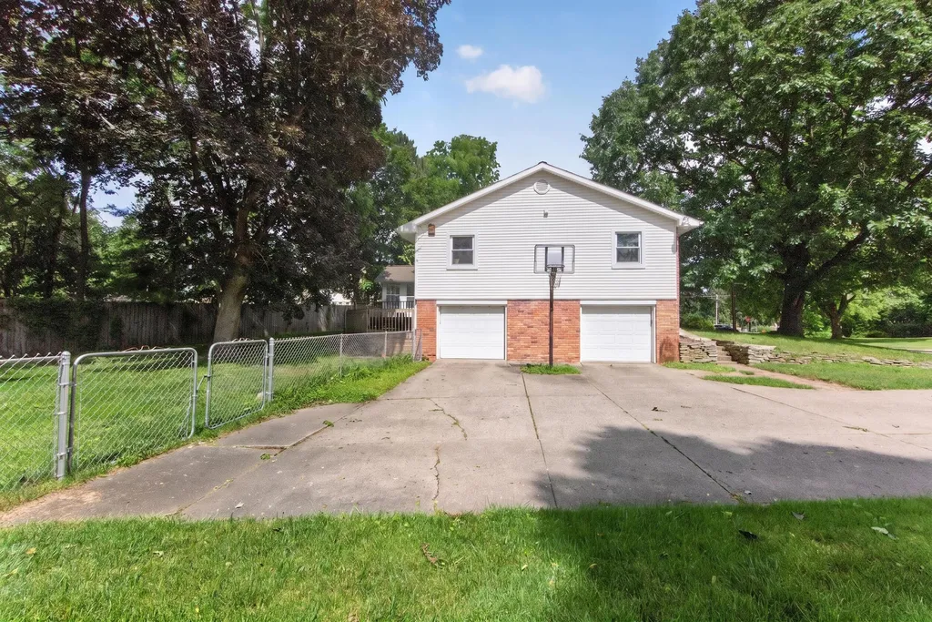 2000 Cascade Drive Jackson City MI 49203