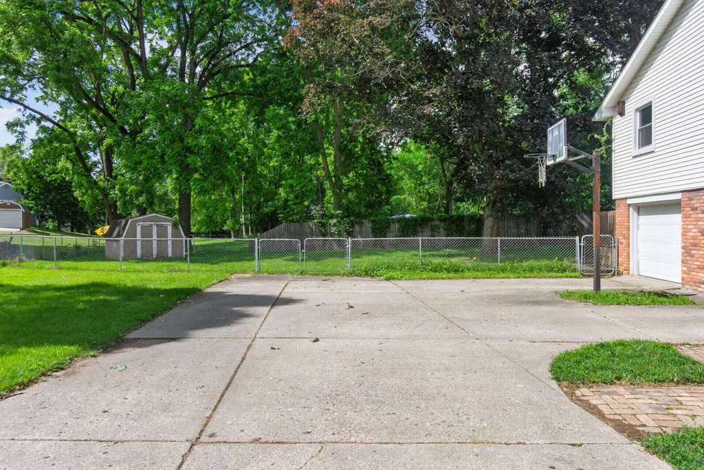 2000 Cascade Drive Jackson City MI 49203