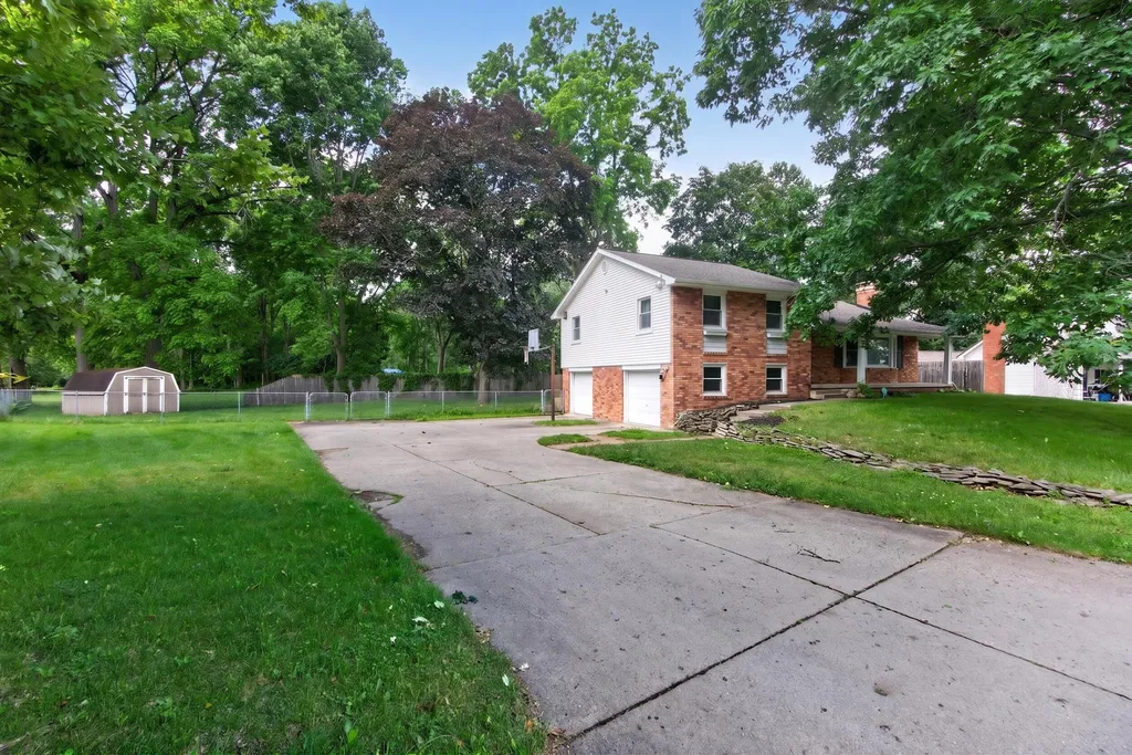 2000 Cascade Drive Jackson City MI 49203