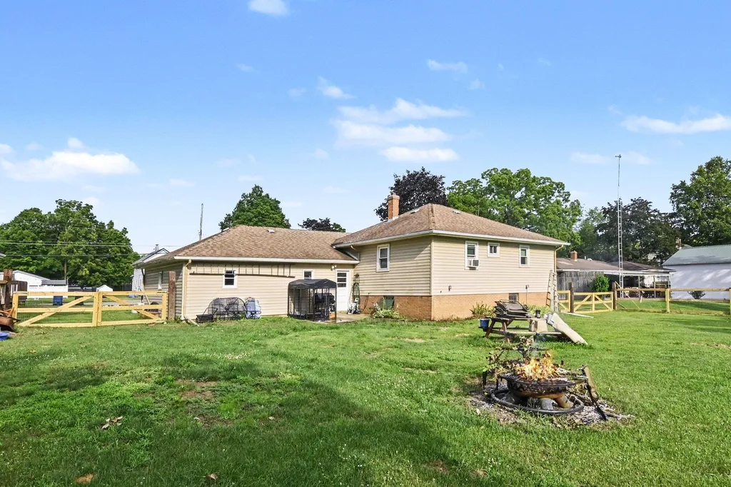 459 Evans Street Jonesville City MI 49250