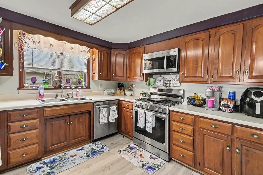 459 Evans Street Jonesville City MI 49250