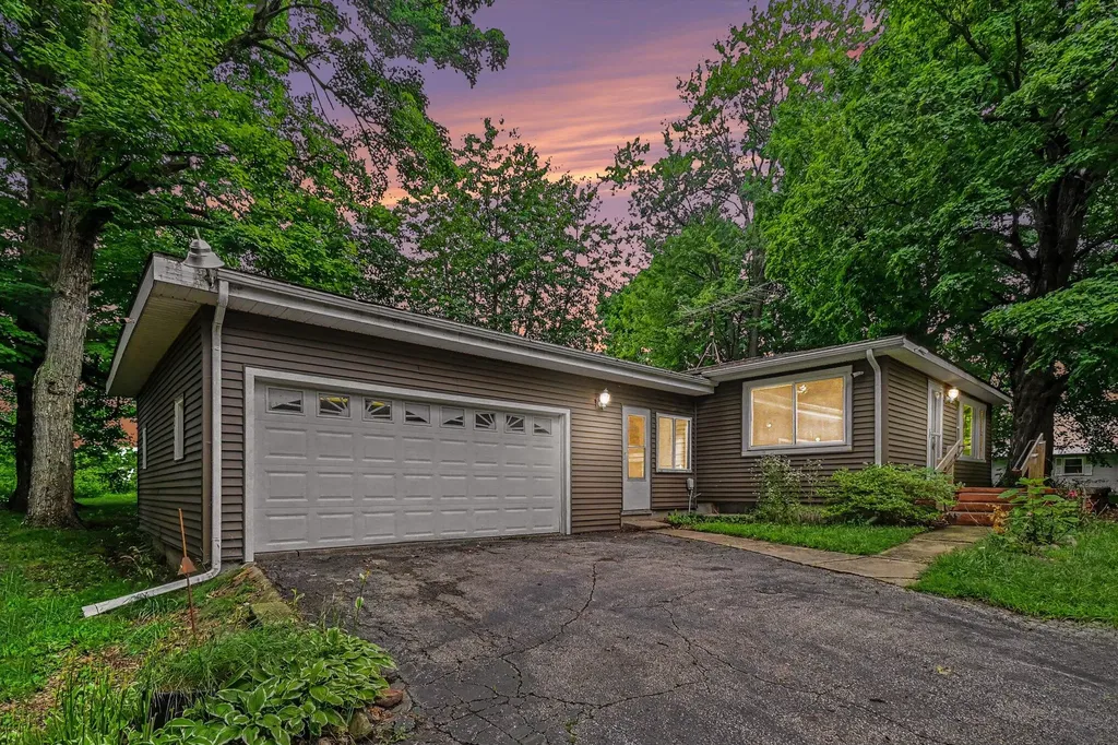 11908 N Meridian Road N Henrietta Township MI 49272