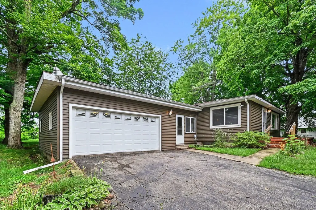 11908 N Meridian Road N Henrietta Township MI 49272