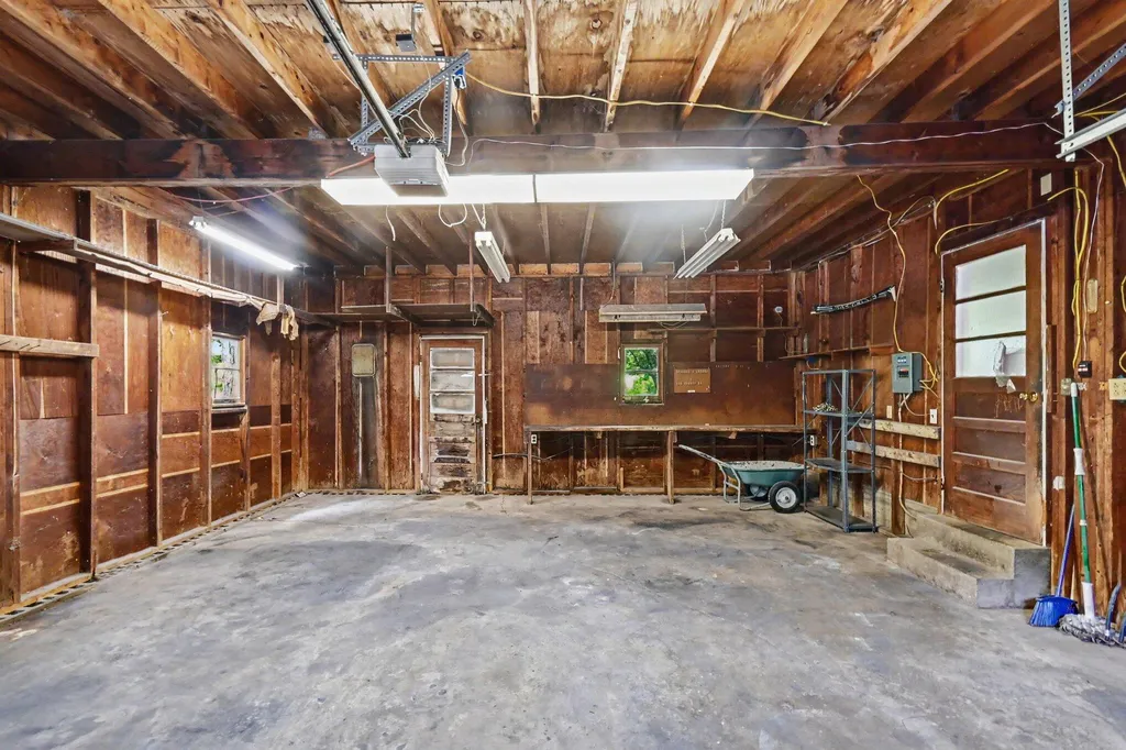 11908 N Meridian Road N Henrietta Township MI 49272