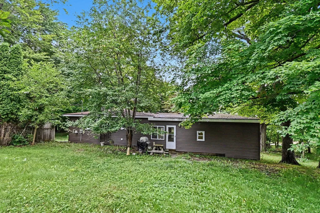 11908 N Meridian Road N Henrietta Township MI 49272