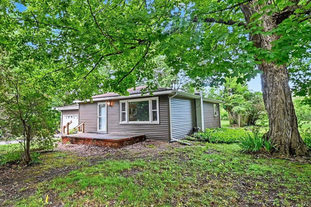 11908 N Meridian Road N Henrietta Township MI 49272