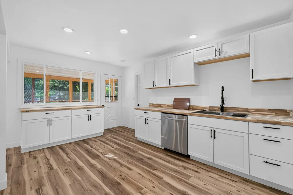 564 Birchwood Street Summit Township MI 49203