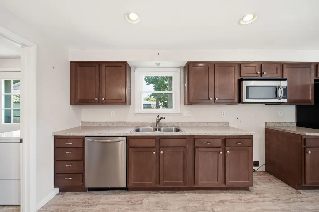 315 Kenneth Street Blackman Charter Township MI 49203