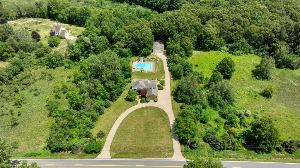 4735 Kalmbach Road Sylvan Township MI 48118