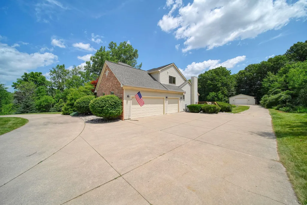 4735 Kalmbach Road Sylvan Township MI 48118