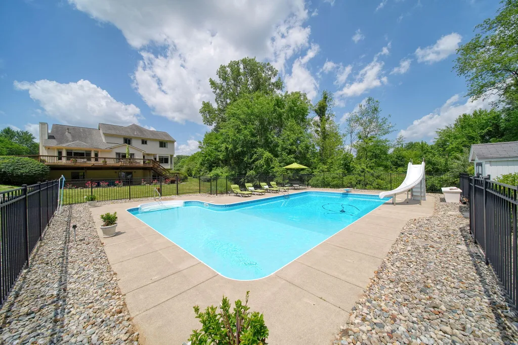 4735 Kalmbach Road Sylvan Township MI 48118