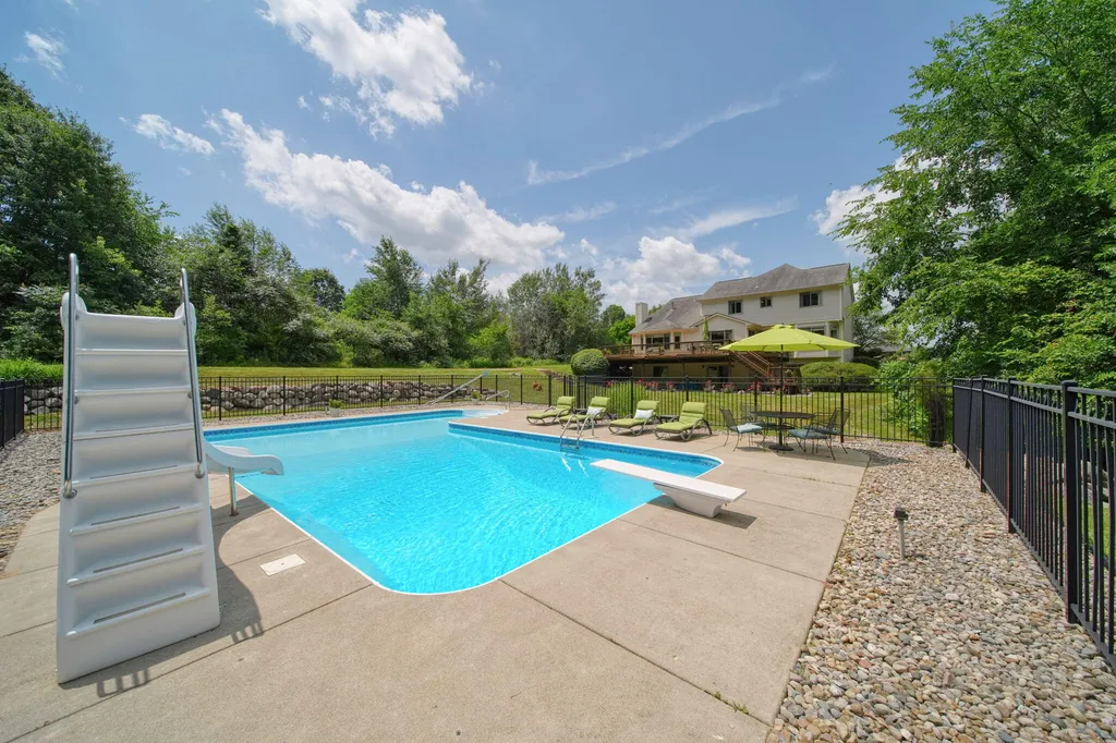 4735 Kalmbach Road Sylvan Township MI 48118
