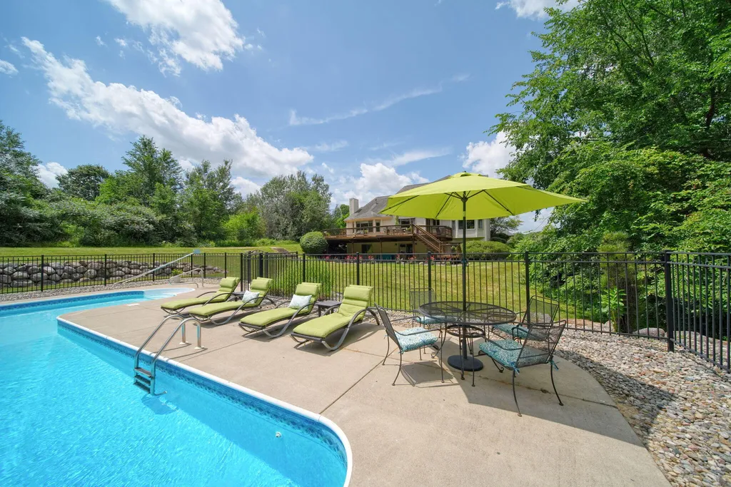 4735 Kalmbach Road Sylvan Township MI 48118