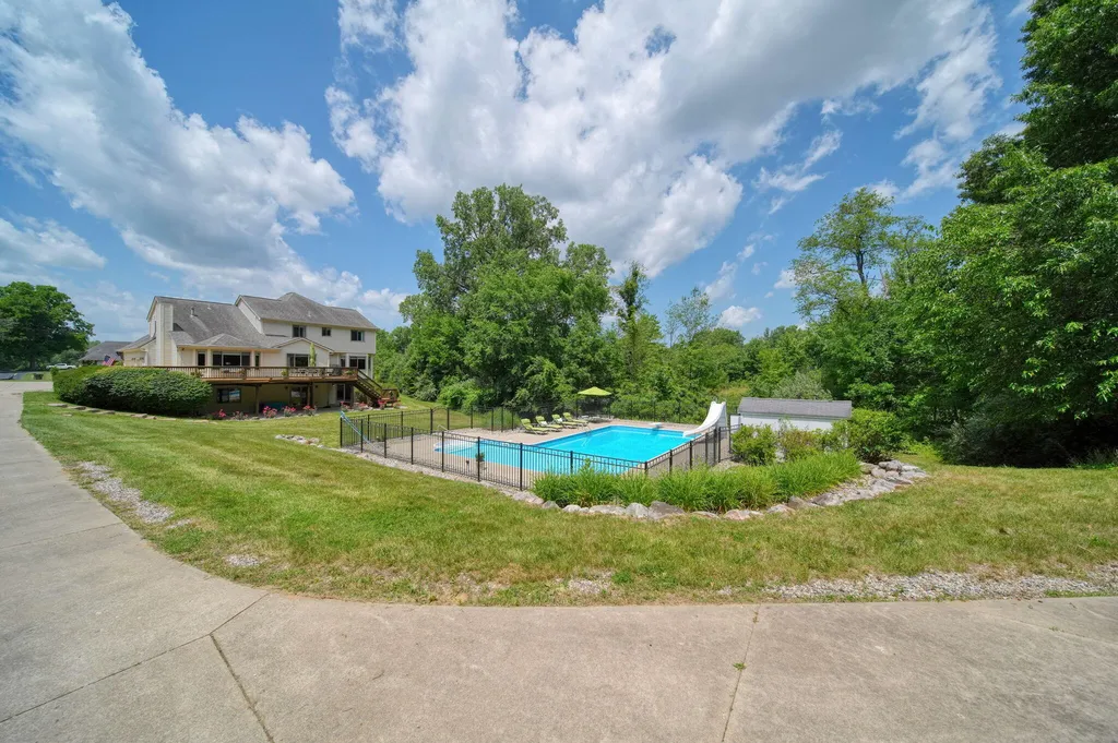 4735 Kalmbach Road Sylvan Township MI 48118