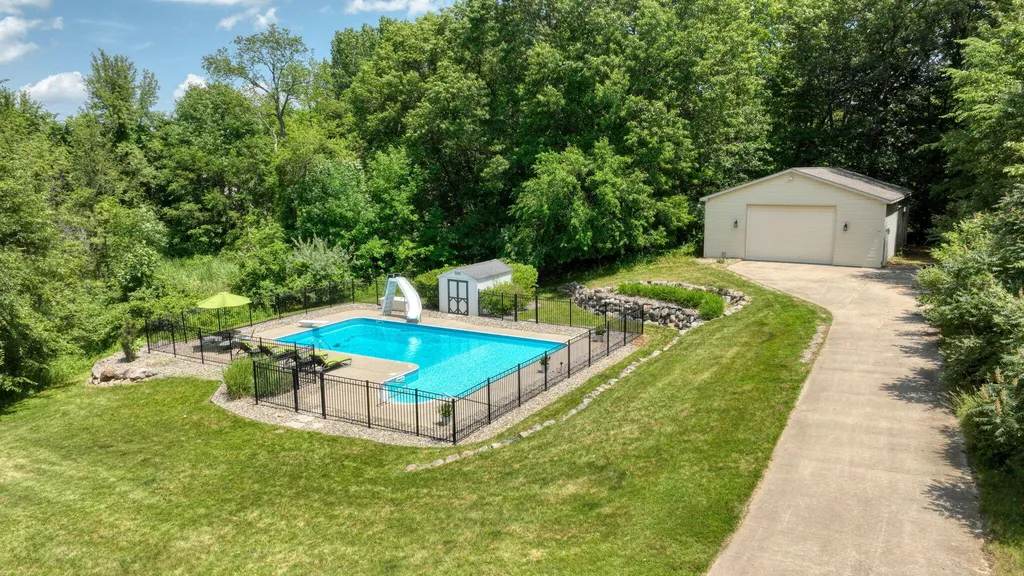 4735 Kalmbach Road Sylvan Township MI 48118