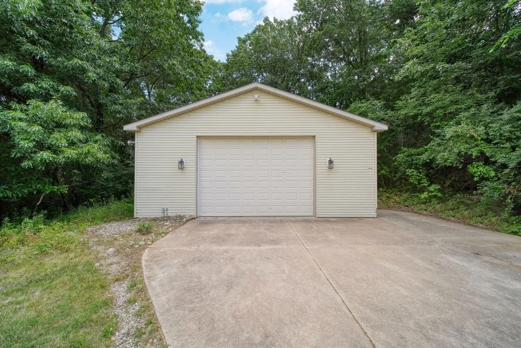 4735 Kalmbach Road Sylvan Township MI 48118