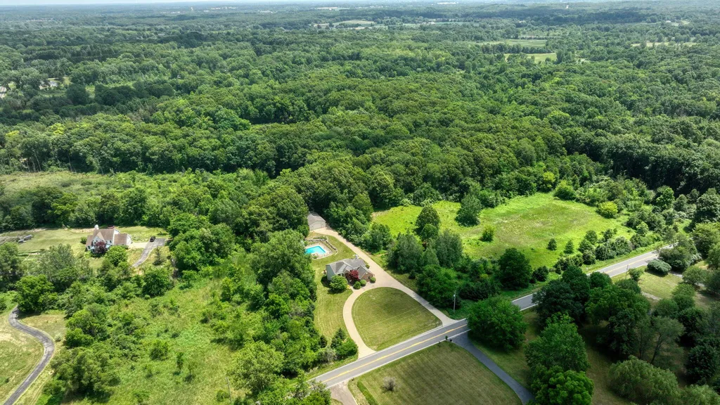4735 Kalmbach Road Sylvan Township MI 48118