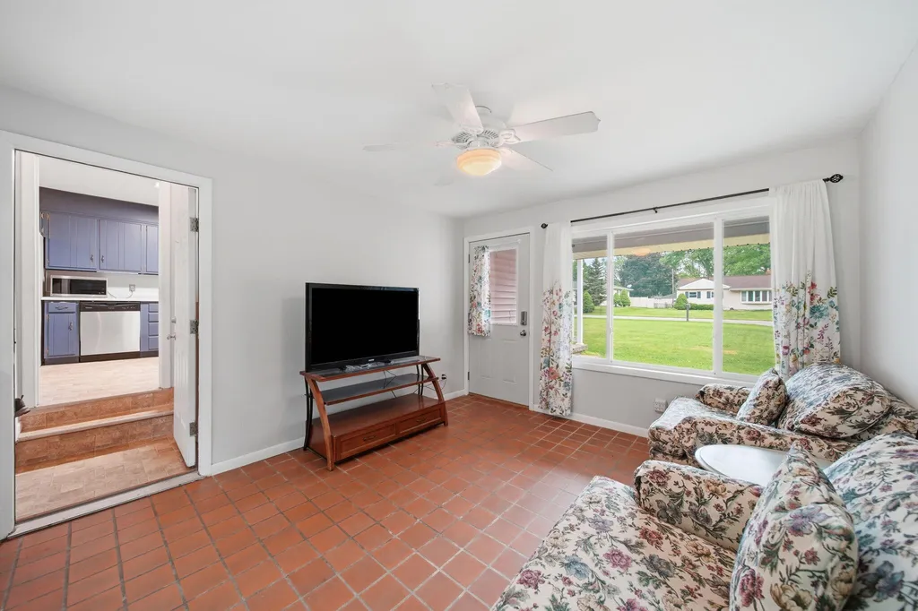 1511 Strathmoor Lane Summit Township MI 49203