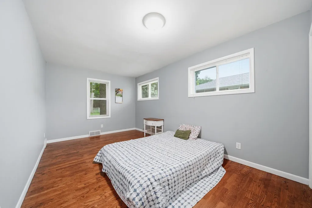 1511 Strathmoor Lane Summit Township MI 49203