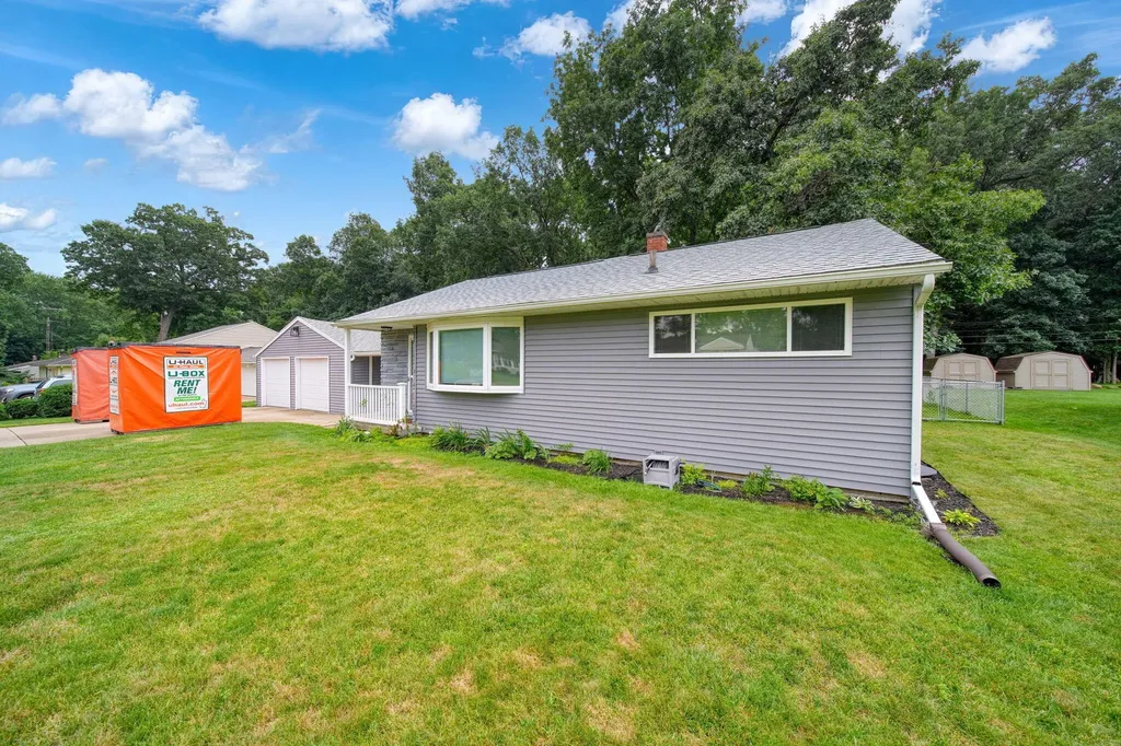 1511 Strathmoor Lane Summit Township MI 49203