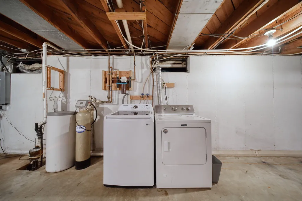 1511 Strathmoor Lane Summit Township MI 49203