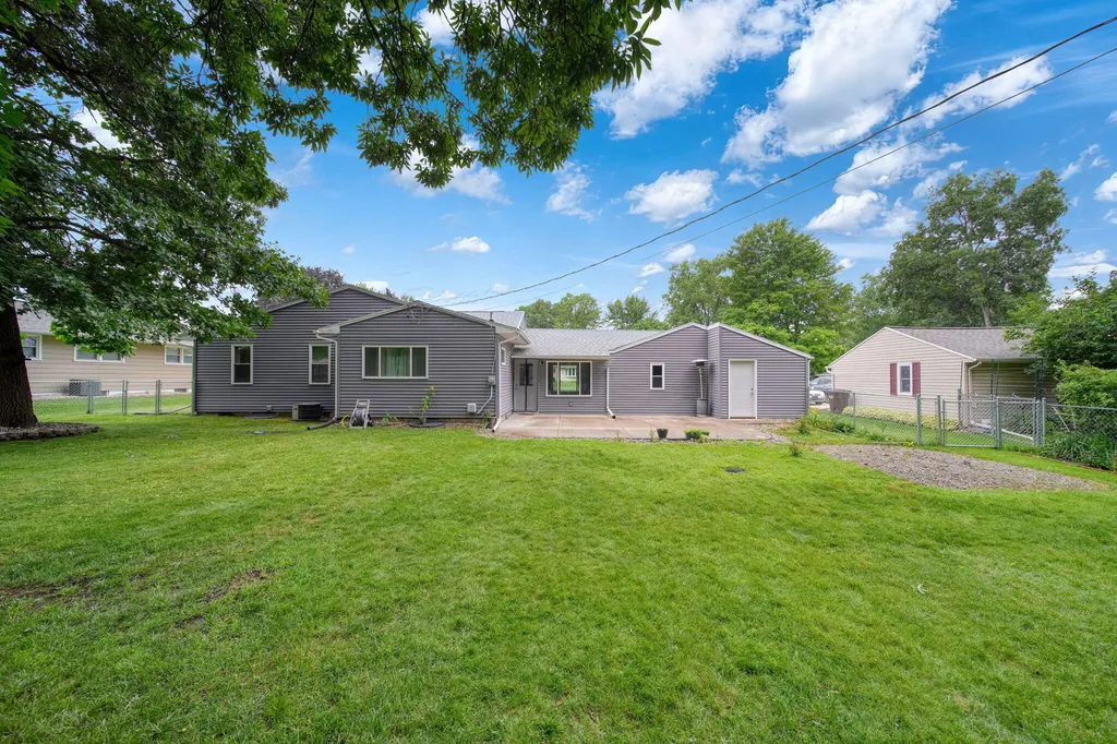 1511 Strathmoor Lane Summit Township MI 49203