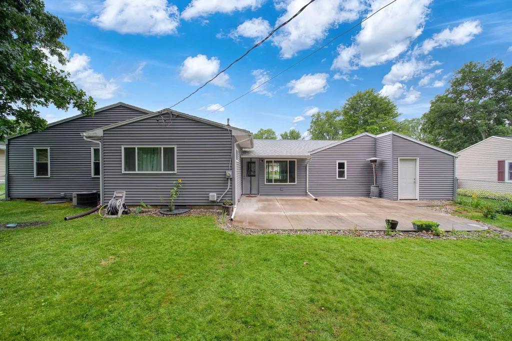 1511 Strathmoor Lane Summit Township MI 49203