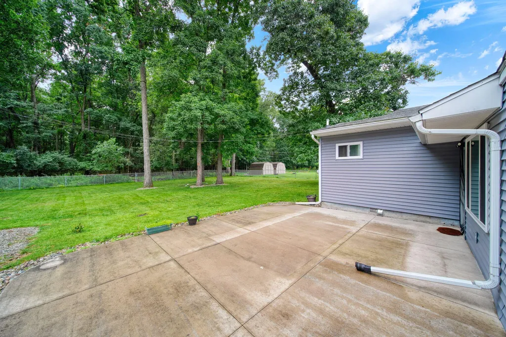 1511 Strathmoor Lane Summit Township MI 49203
