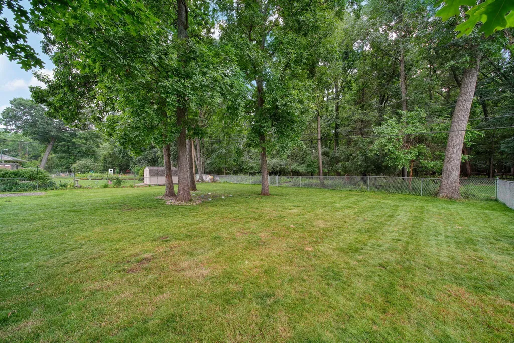 1511 Strathmoor Lane Summit Township MI 49203