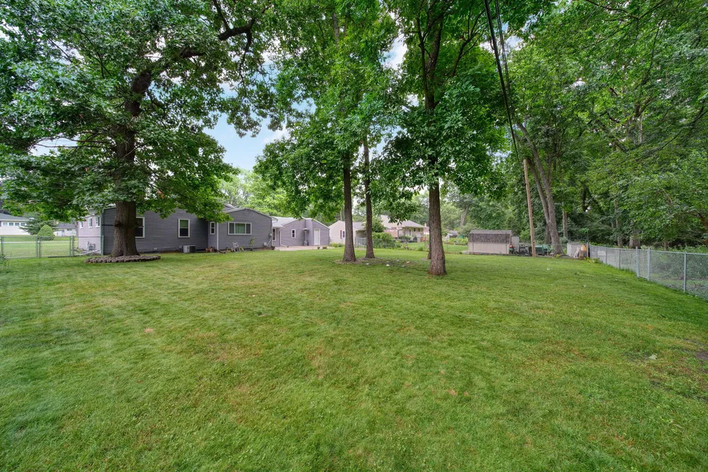 1511 Strathmoor Lane Summit Township MI 49203