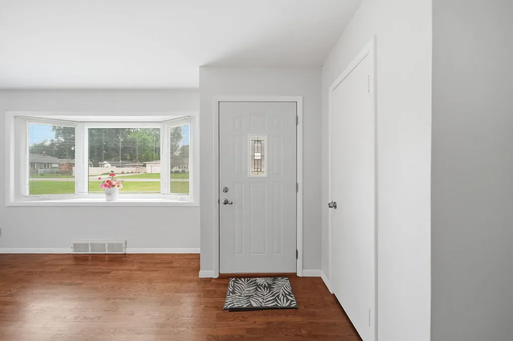 1511 Strathmoor Lane Summit Township MI 49203
