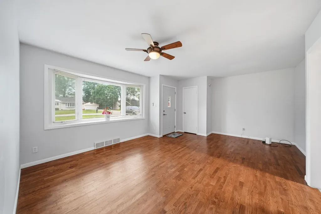 1511 Strathmoor Lane Summit Township MI 49203