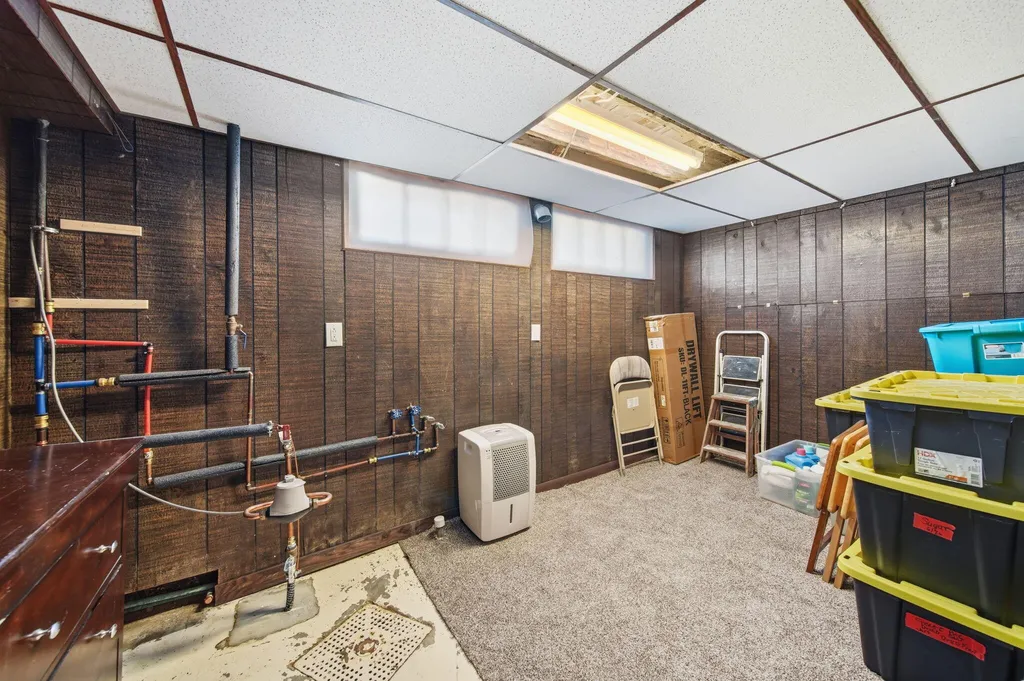 516 Harwood Street Jackson City MI 49203