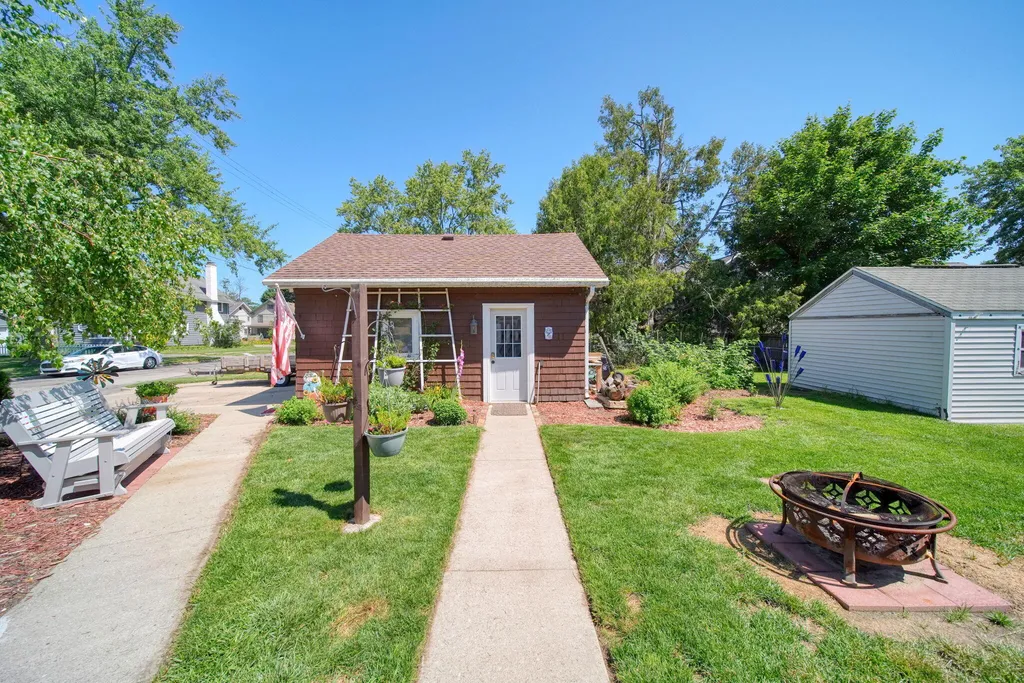 516 Harwood Street Jackson City MI 49203