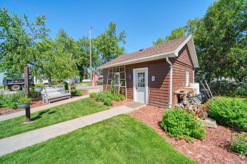 516 Harwood Street Jackson City MI 49203