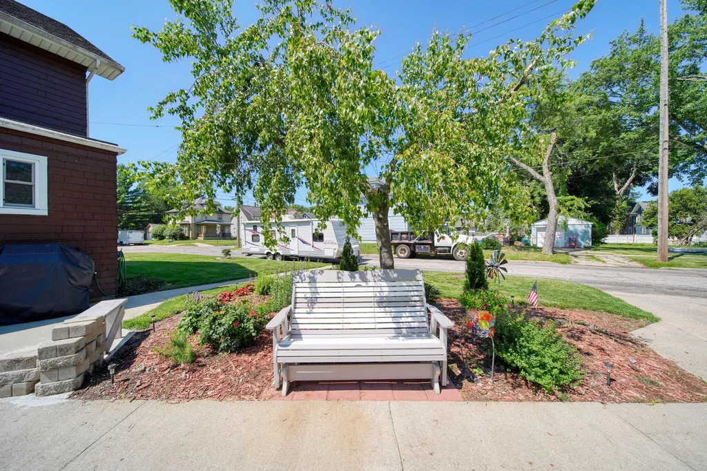 516 Harwood Street Jackson City MI 49203