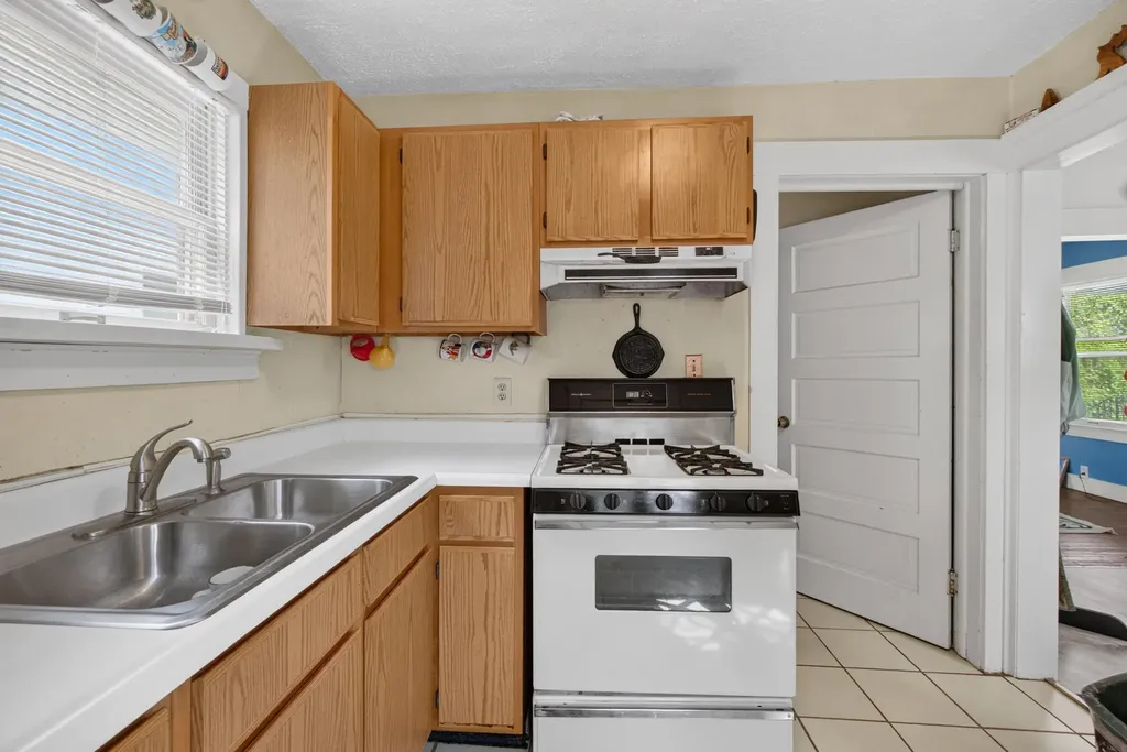 305 Watts Street Blackman Charter Township MI 49203
