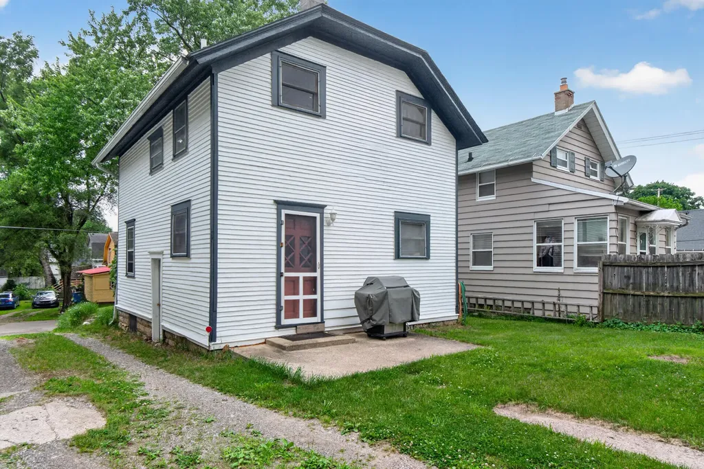 305 Watts Street Blackman Charter Township MI 49203