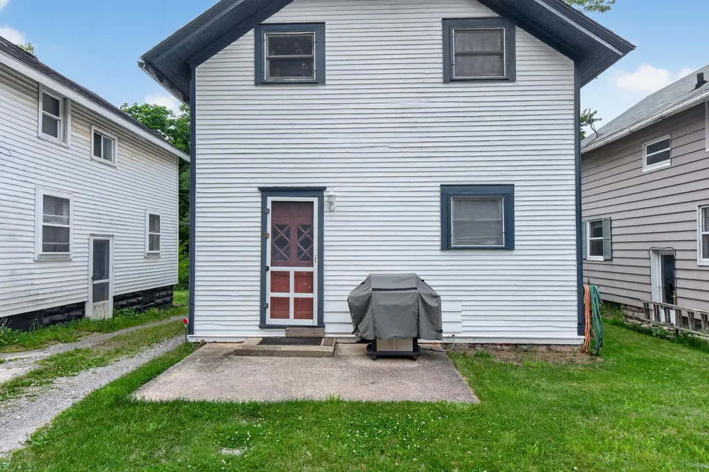 305 Watts Street Blackman Charter Township MI 49203