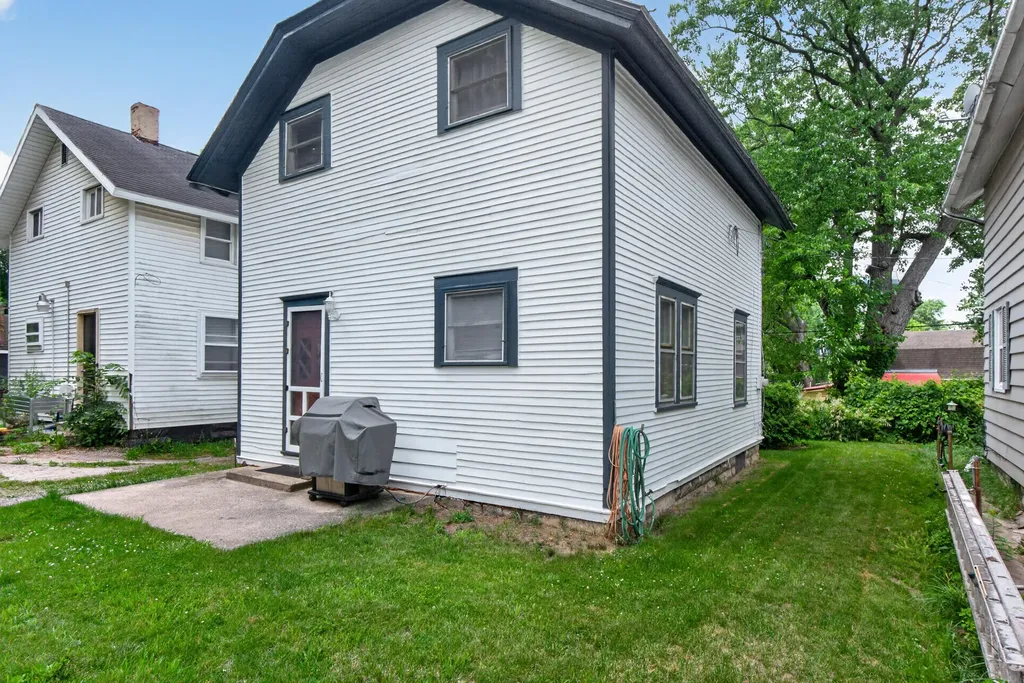 305 Watts Street Blackman Charter Township MI 49203