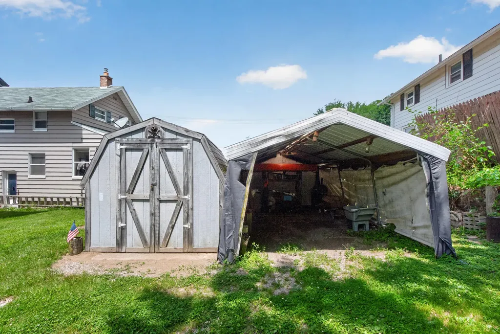 305 Watts Street Blackman Charter Township MI 49203